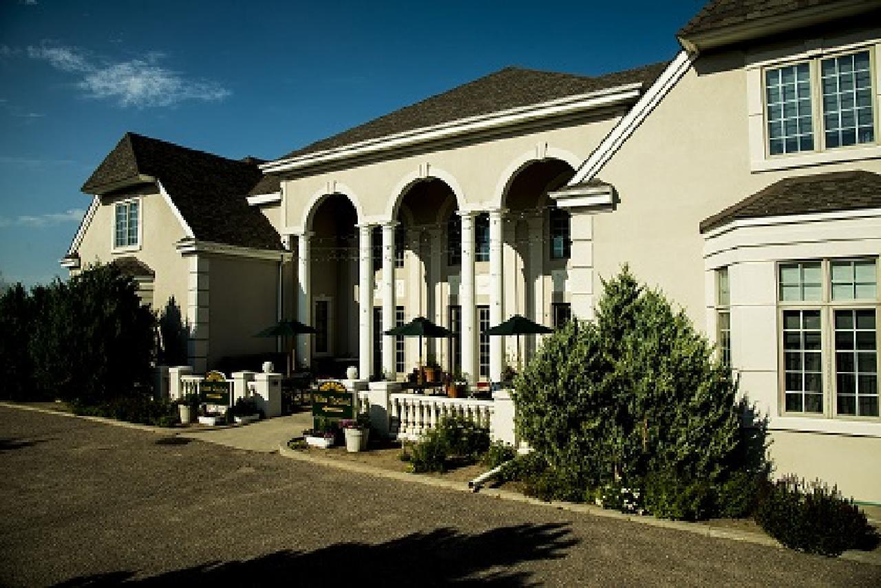 Claremont Inn & Winery Stratton Exterior photo