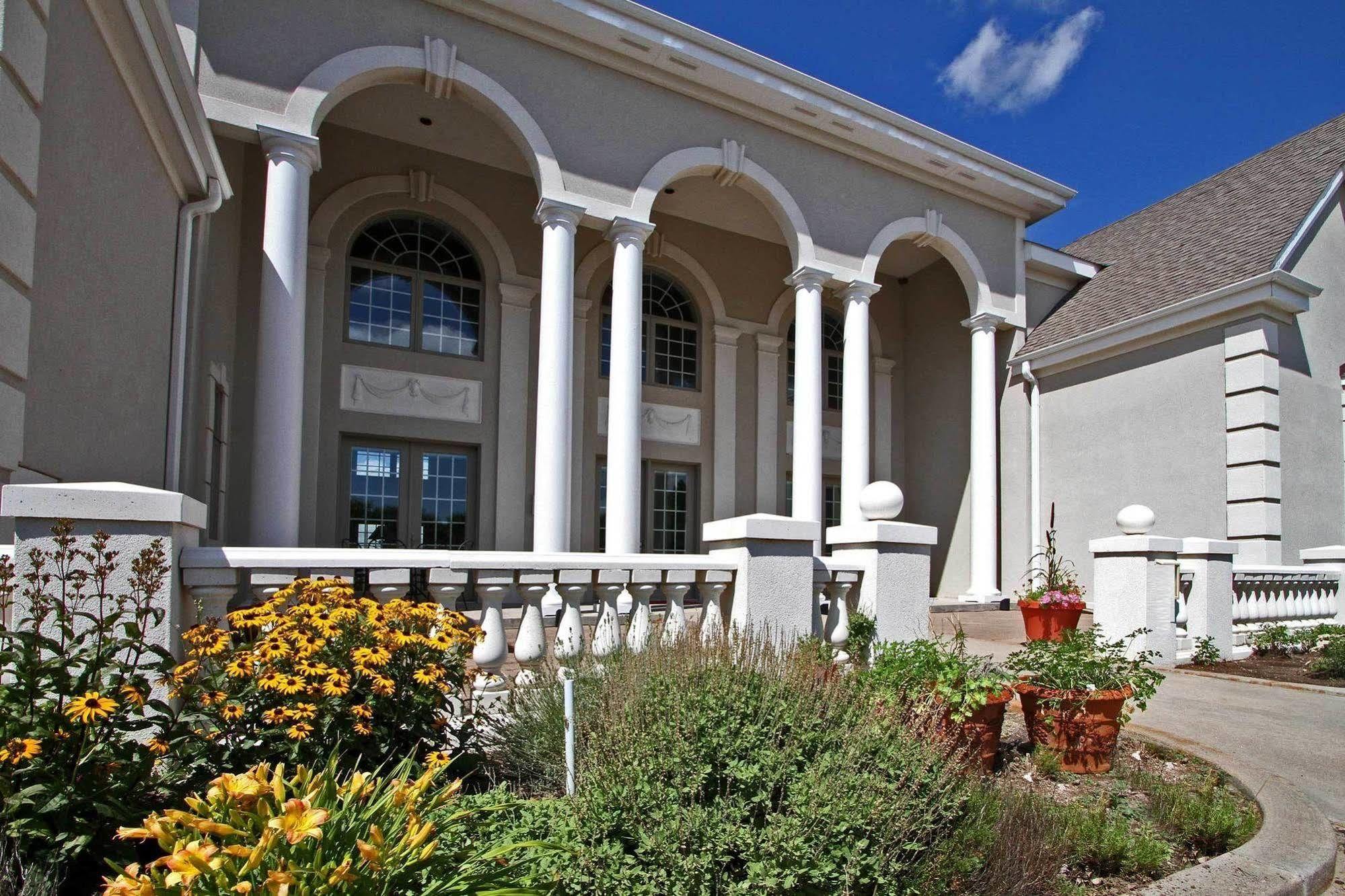 Claremont Inn & Winery Stratton Exterior photo